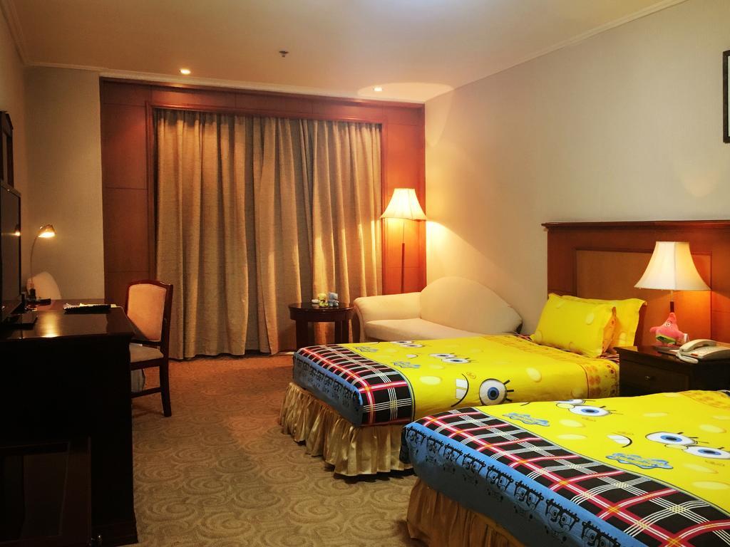 Central Plaza Hotel Dalian Exterior foto