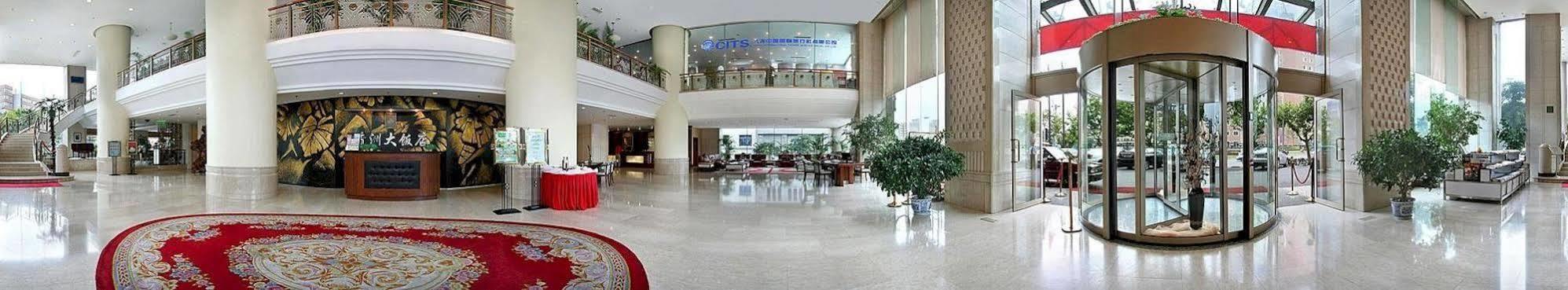 Central Plaza Hotel Dalian Exterior foto