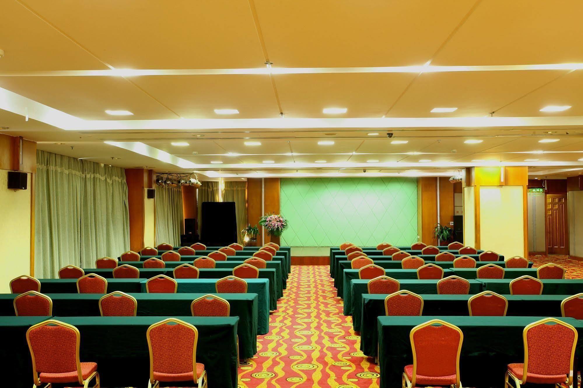 Central Plaza Hotel Dalian Exterior foto