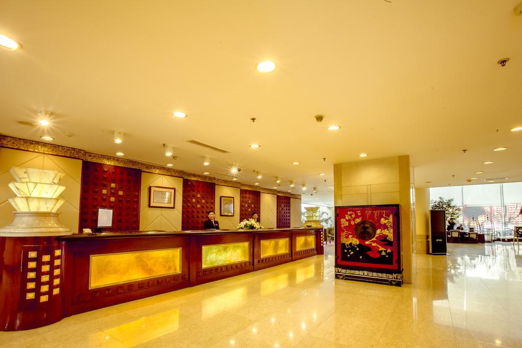 Central Plaza Hotel Dalian Exterior foto